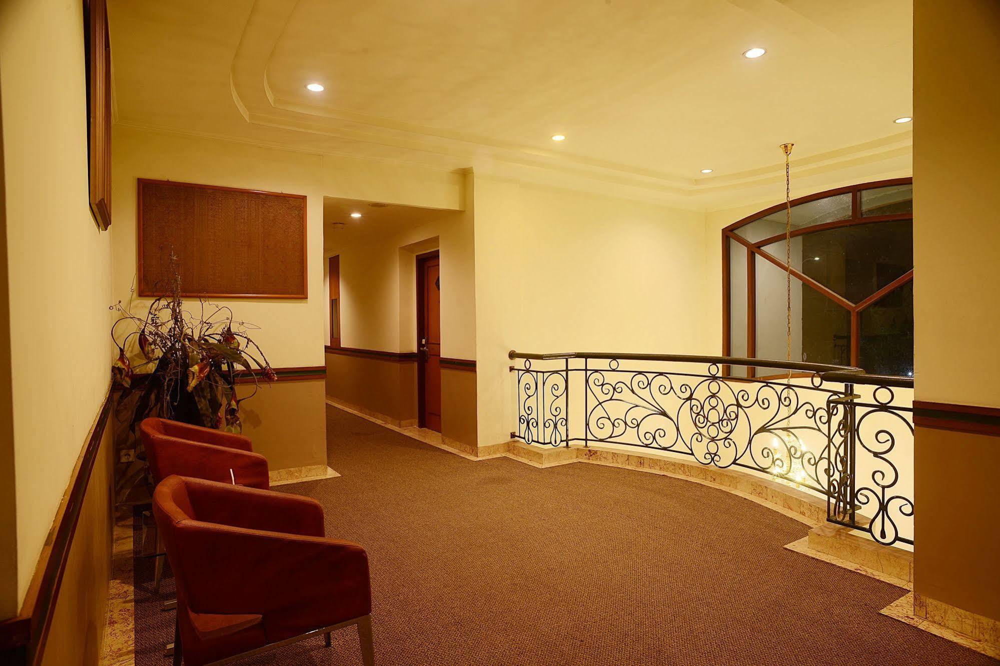 Hotel Anugerah Palembang Exterior foto